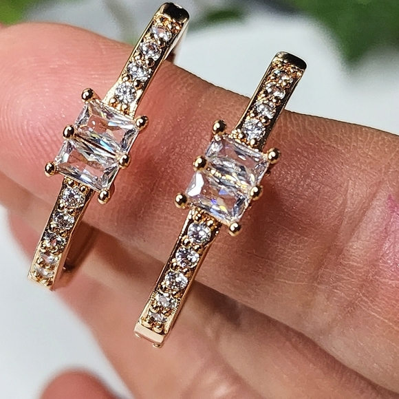 Gold Filled Baguette Oval Hoop Earrings New - Picture 7 of 8